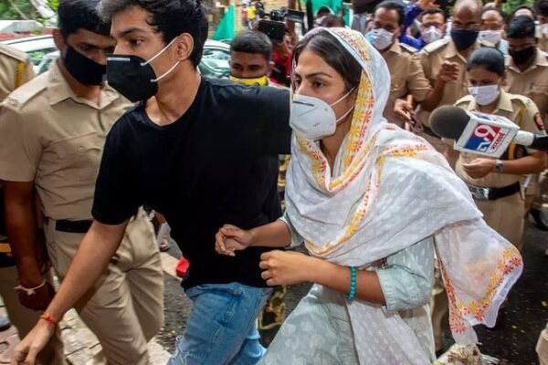 बड़ी खबर; रिया चक्रवर्ती को मिली जमानत, भाई शौविक अभी भी रहेंगे जेल में